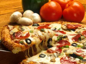 Pizzát az asztalra, ha éhes vagy!